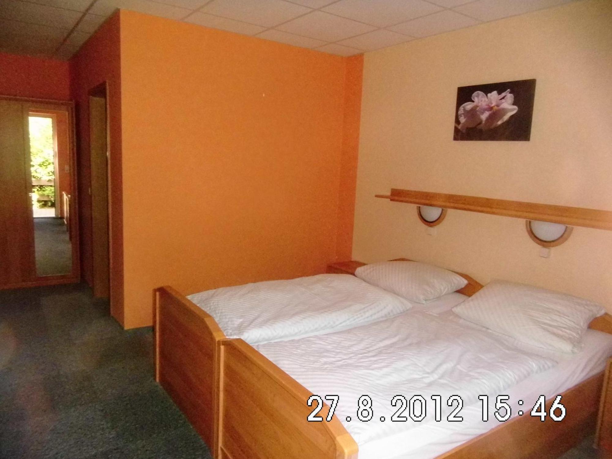 Hotel-Garni "Hof Von Hannover" ヴィットムント エクステリア 写真
